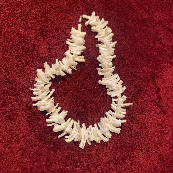 Shell Necklace - Picture 2 of 2
